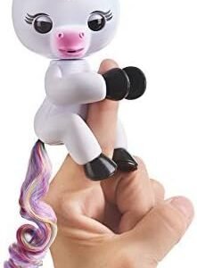 Fingerlings Baby Unicorn - Gigi White with Rainbow Mane and Tail -