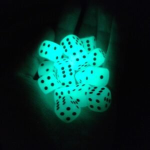 Smartdealspro 10-Pack D6 Six Sided Glow in The Dark Dice Die 14mm10pcs