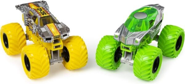 Monster Jam, Official Max D vs. Alien Invasion Die-Cast Monster Trucks, 164