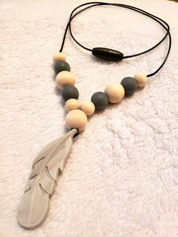 Baby Leo Feather Chew Silicone Sensory Necklace with Detachable Clip for Autism